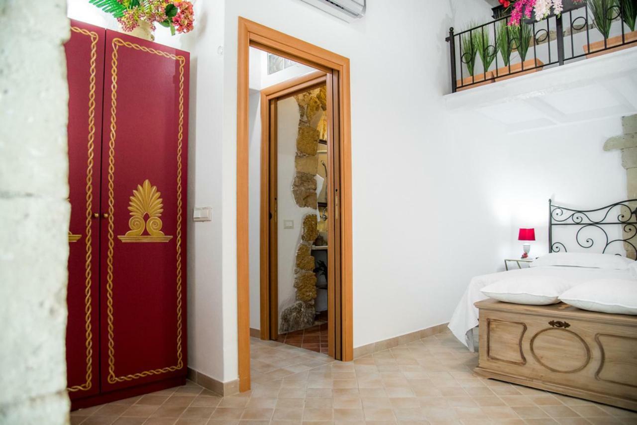 Apartamento Ortigia Ancient House Syracuse Exterior foto